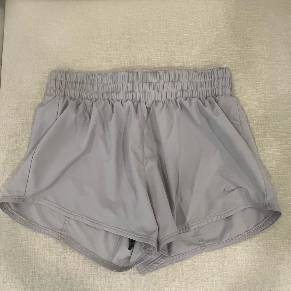 Nike Women's One Dri-FIT Mid-Rise 3" Brief-Lined Shorts Size M